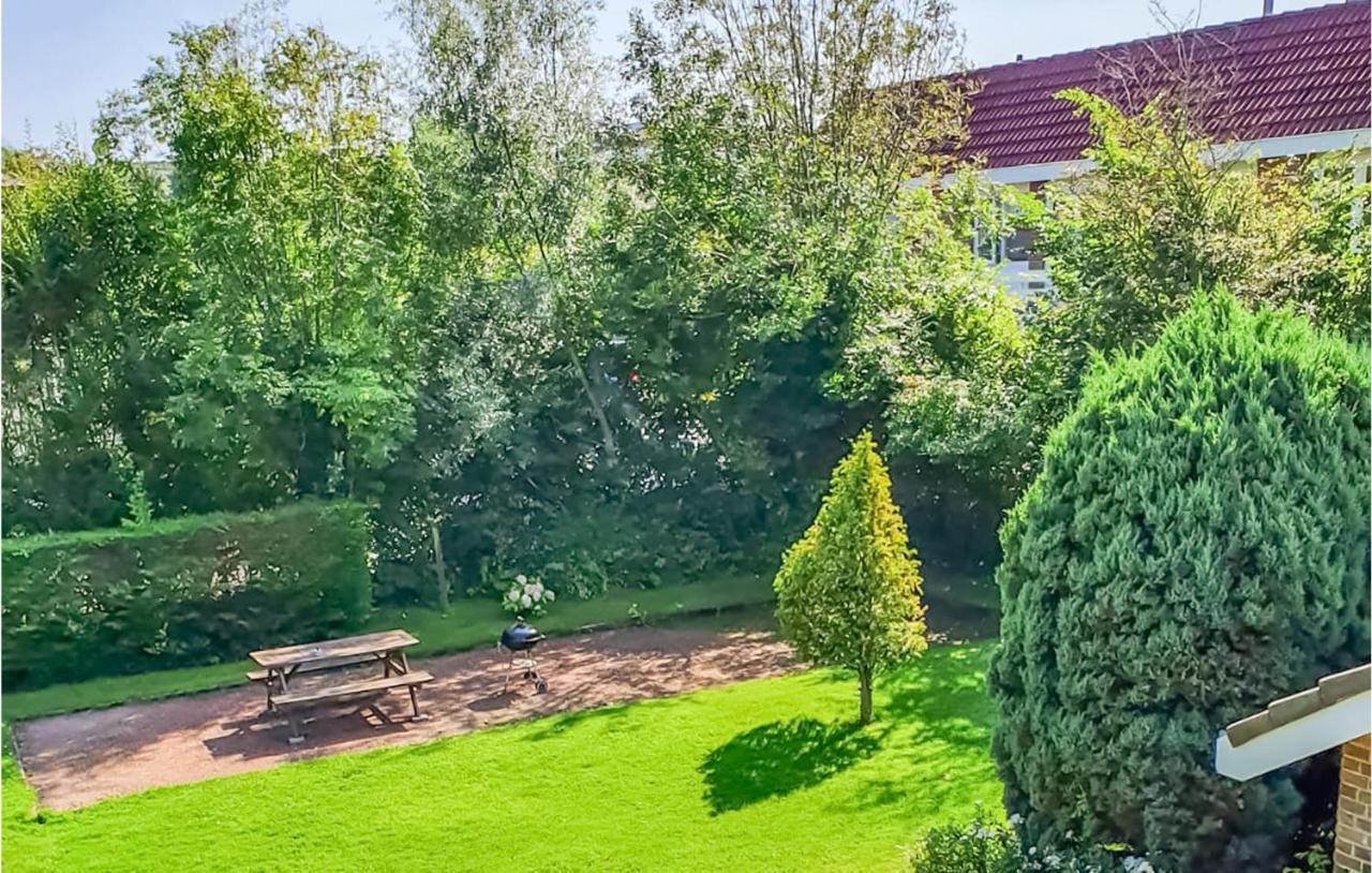 Cozy Apartment In Zoutelande With Wifi Экстерьер фото